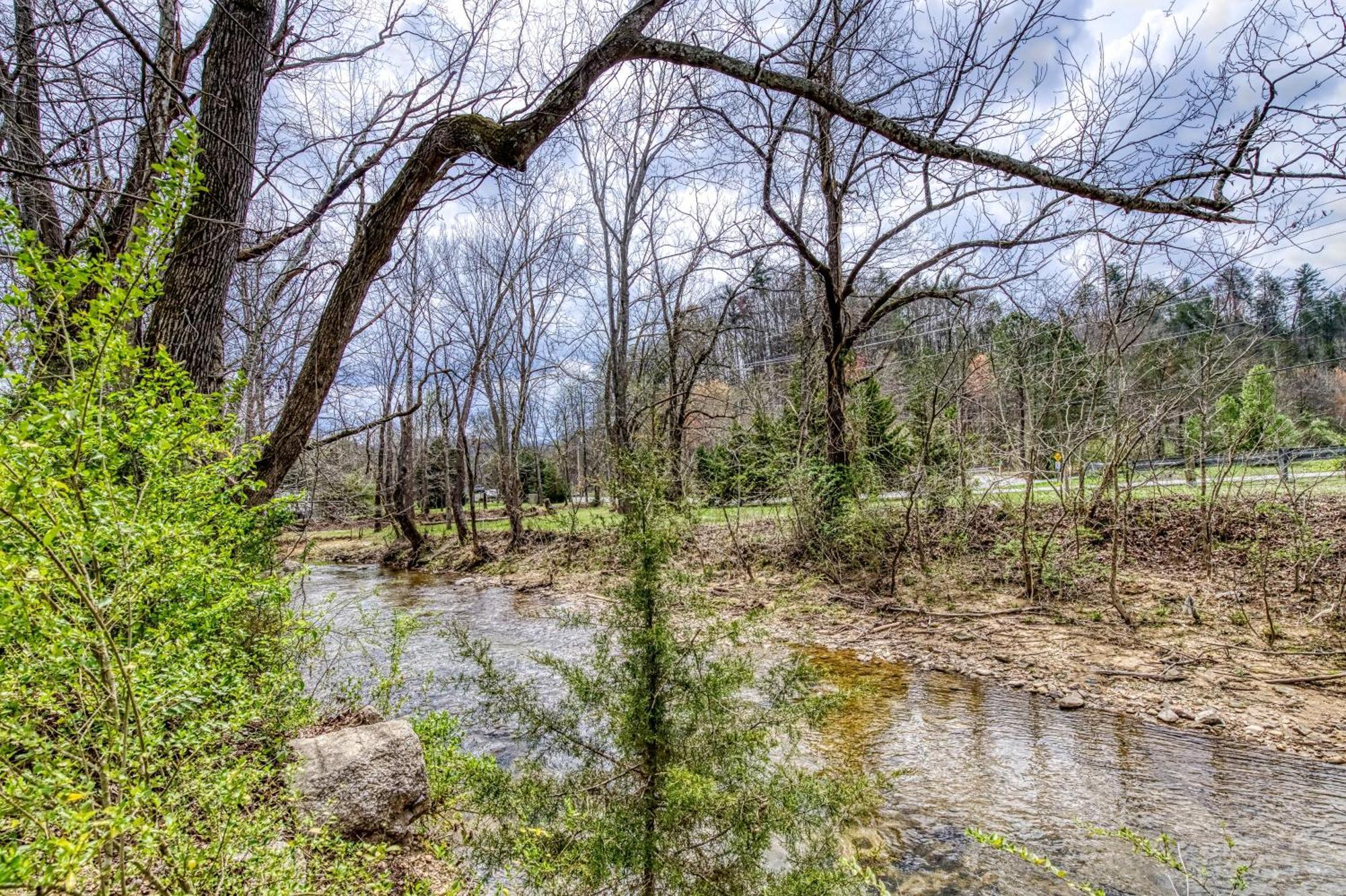 Вилла Lee'S Creekside Пиджен-Фордж Экстерьер фото